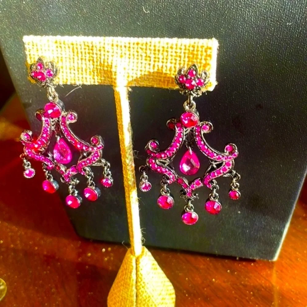 Vintage Joan Rivers Chandelier earrings - Picture 10 of 11